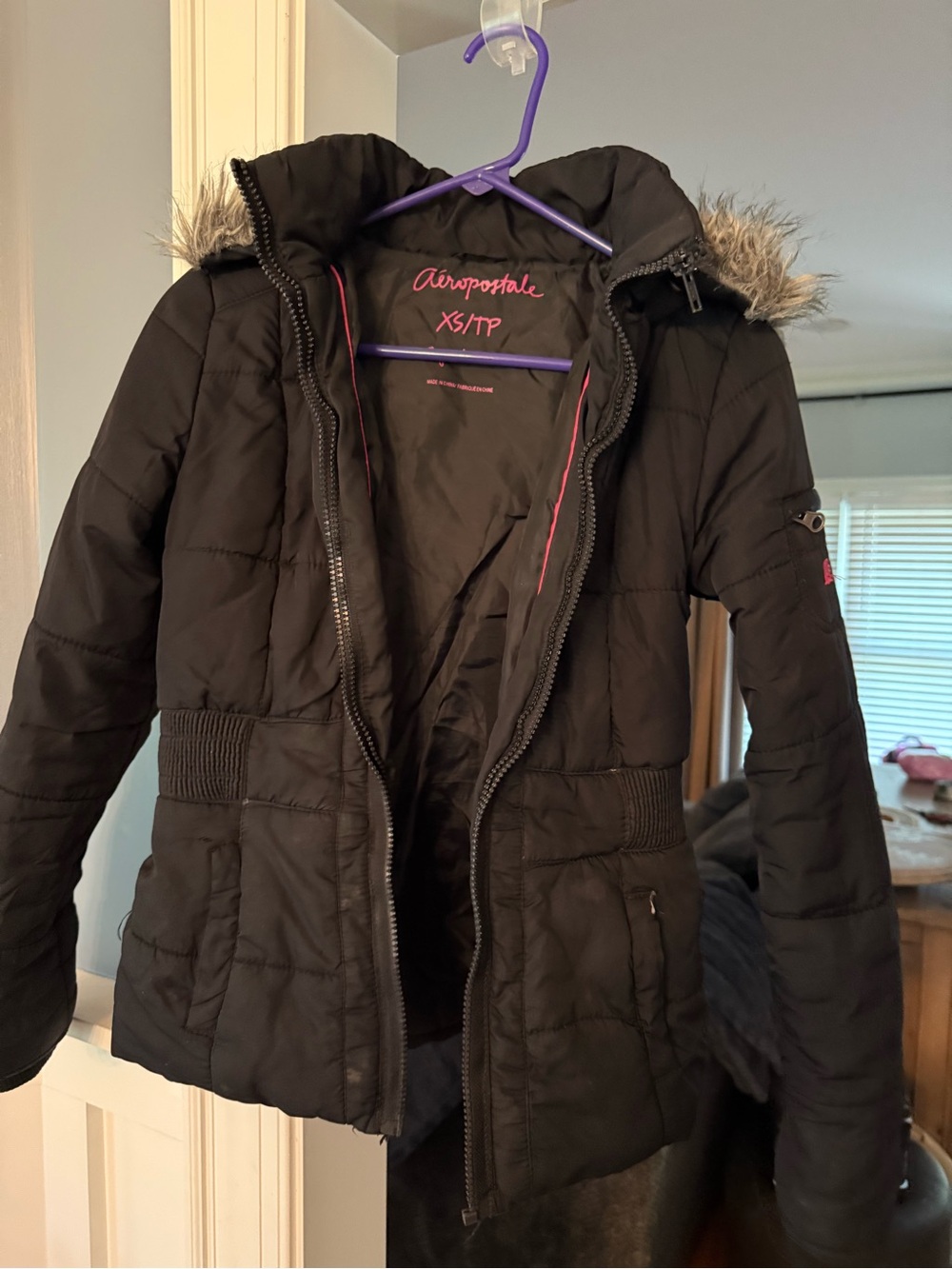 Girls Teen XS Aeropostale Black Hooded Quilted Puffer Jacket with Faux Fur Trim